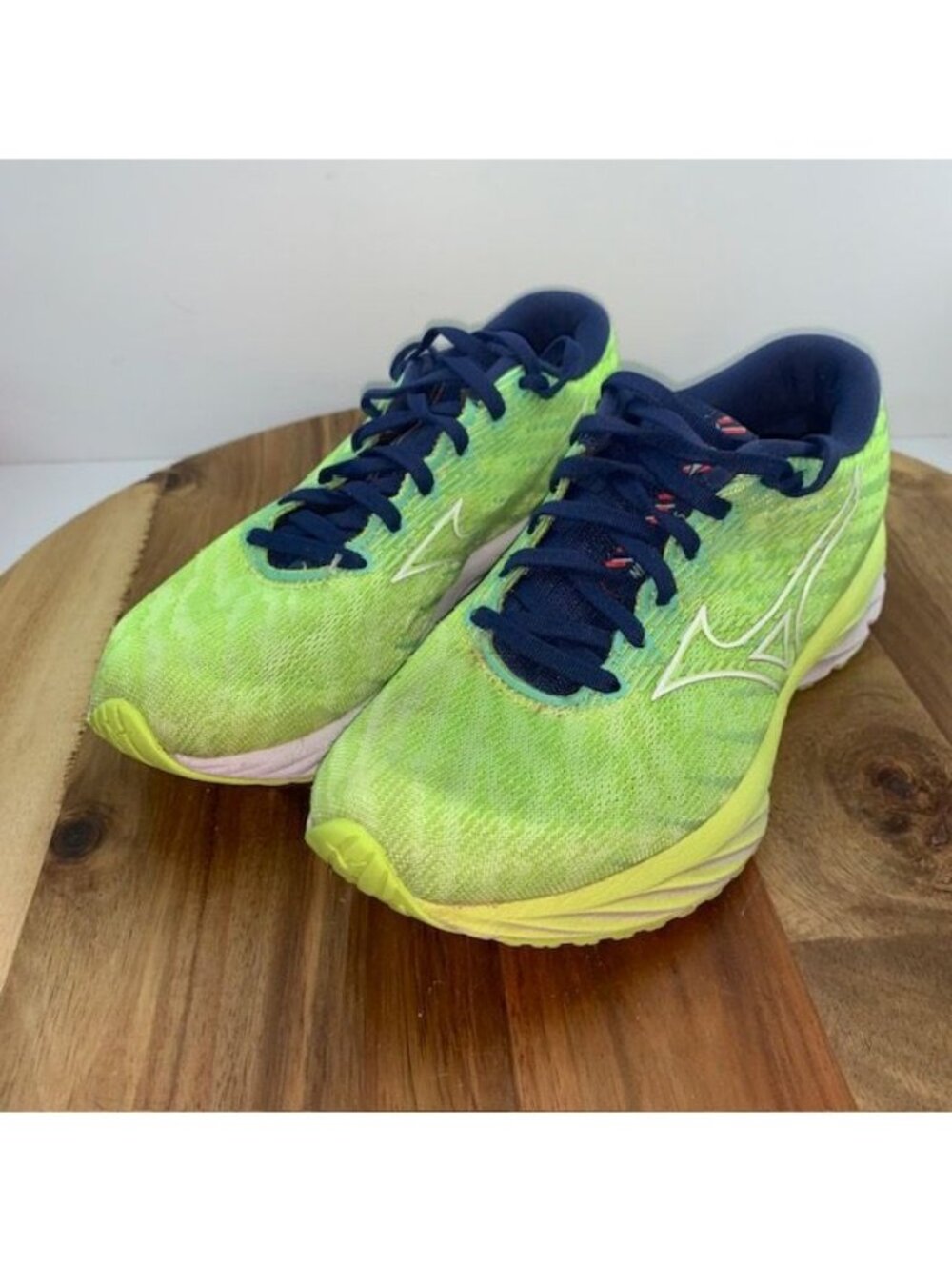 Mizuno Wave Rider 26 Women's size 6 Neo Lime Athletic Running Shoes